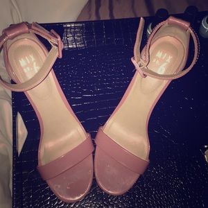 Hot hot hot summer sandel